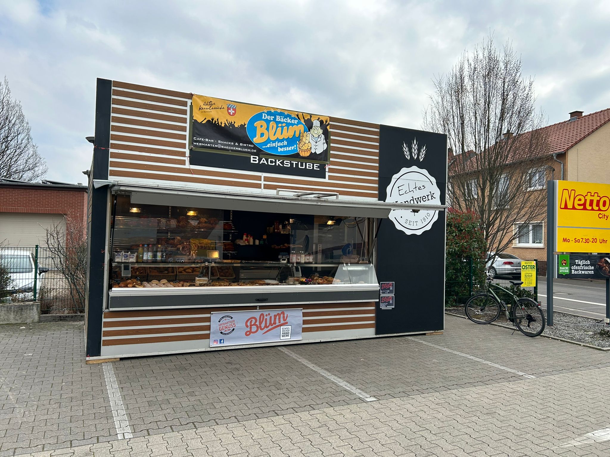 Kompakter Verkaufscontainer